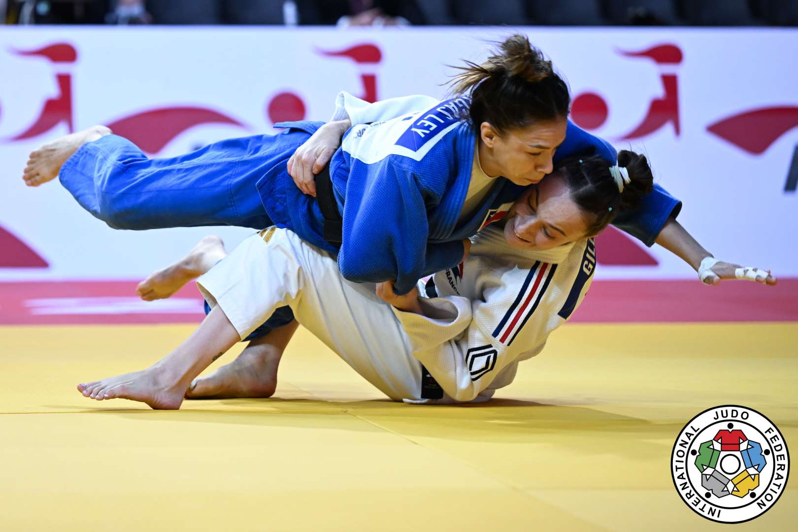 -48kg_final_FRA-CHI-01-1760230-1760230860.jpg