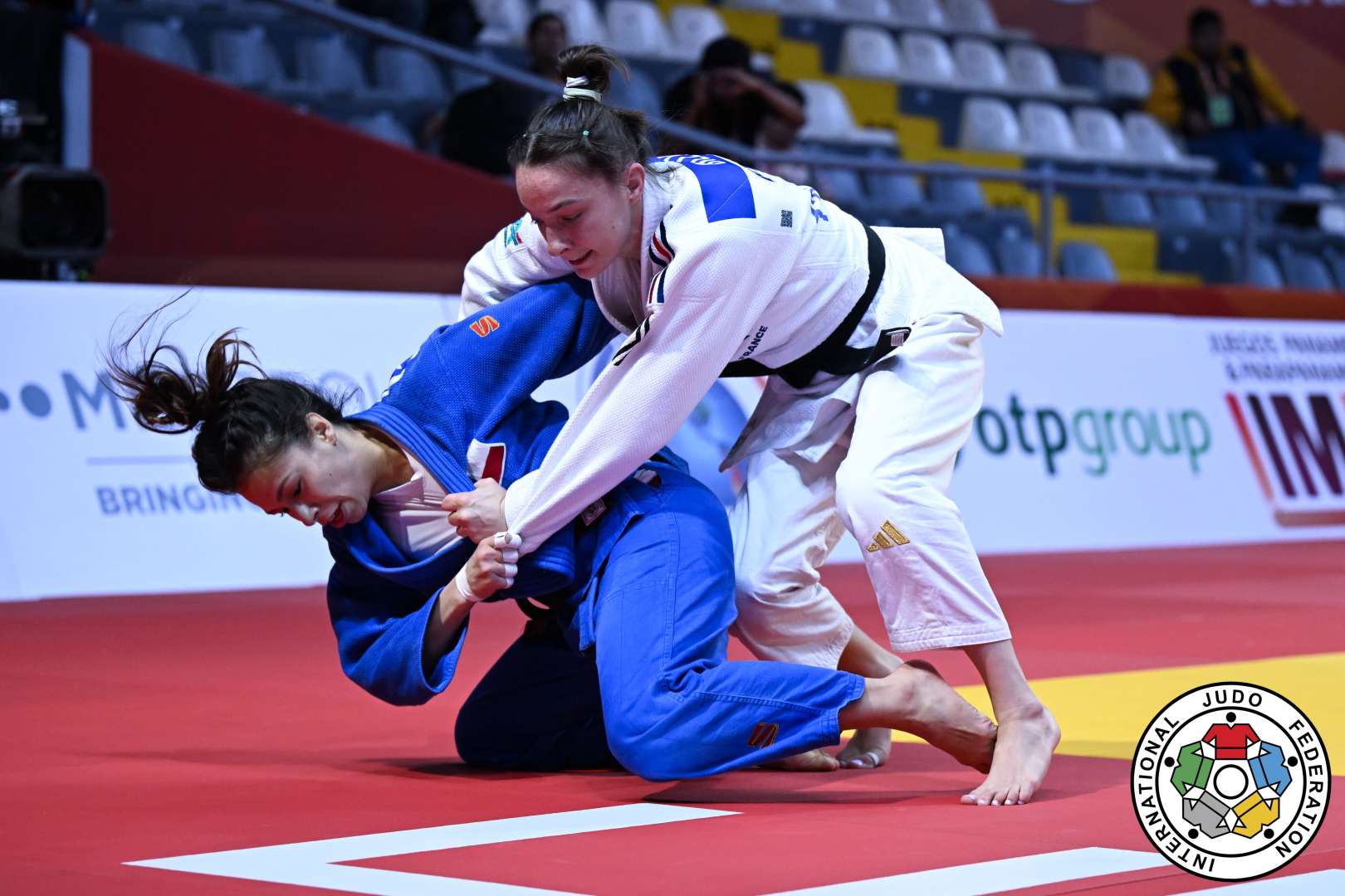 -48kg_final_FRA-CHI-05-1760230-1760230876.jpg